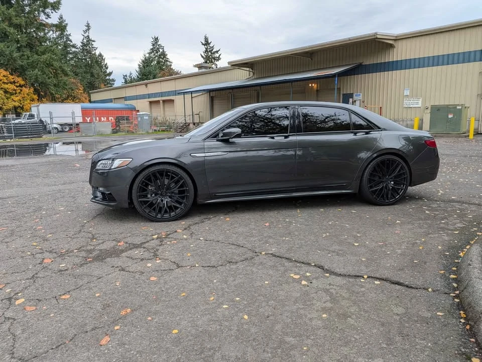 2017 Lincoln Continental 10th Gen - Image 4 of 5