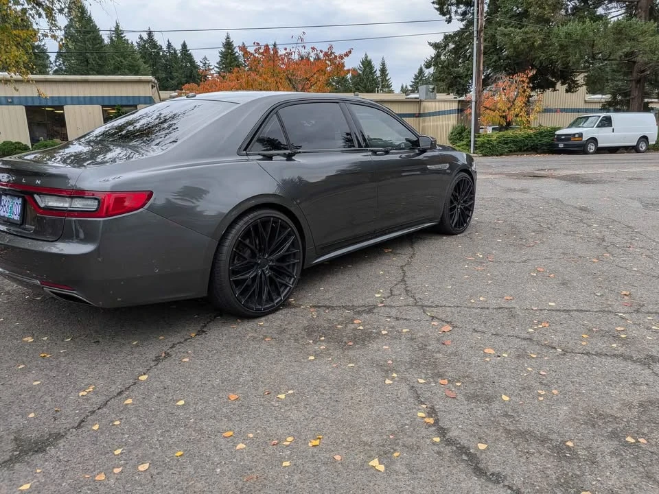 2017 Lincoln Continental 10th Gen - Image 3 of 5