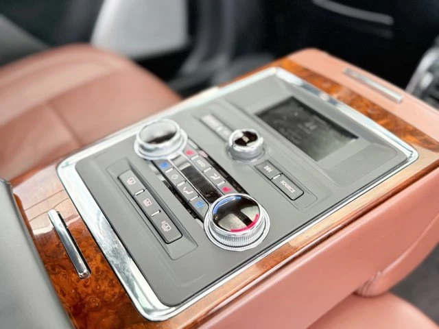 2017 Lincoln Continental 10th Gen - Image 18 of 20