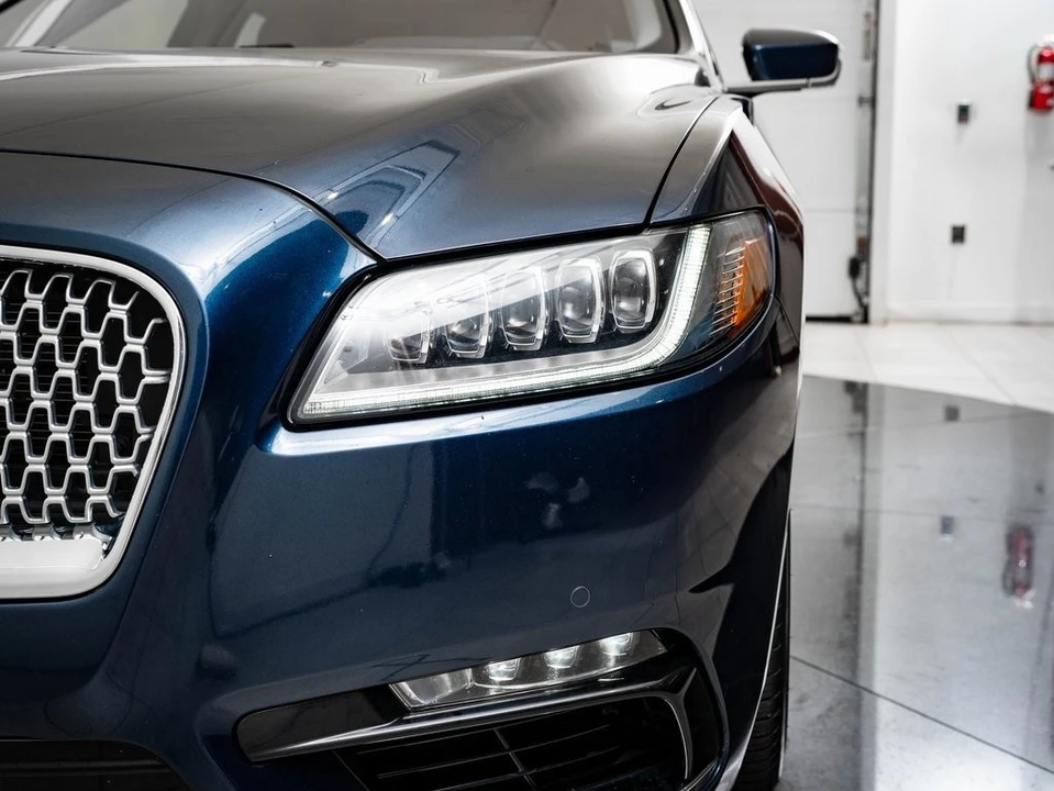 2017 Lincoln Continental 10th Gen - Image 15 of 21