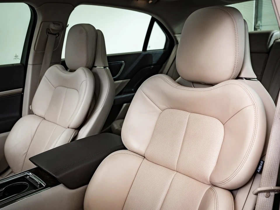 2017 Lincoln Continental 10th Gen - Image 21 of 21