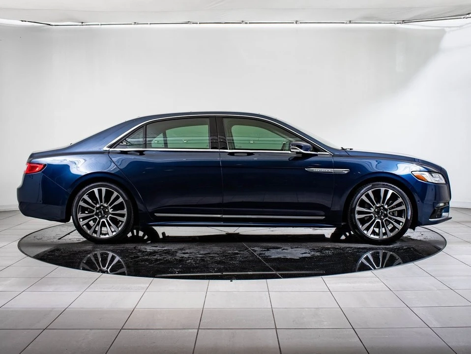 2017 Lincoln Continental 10th Gen - Image 11 of 21