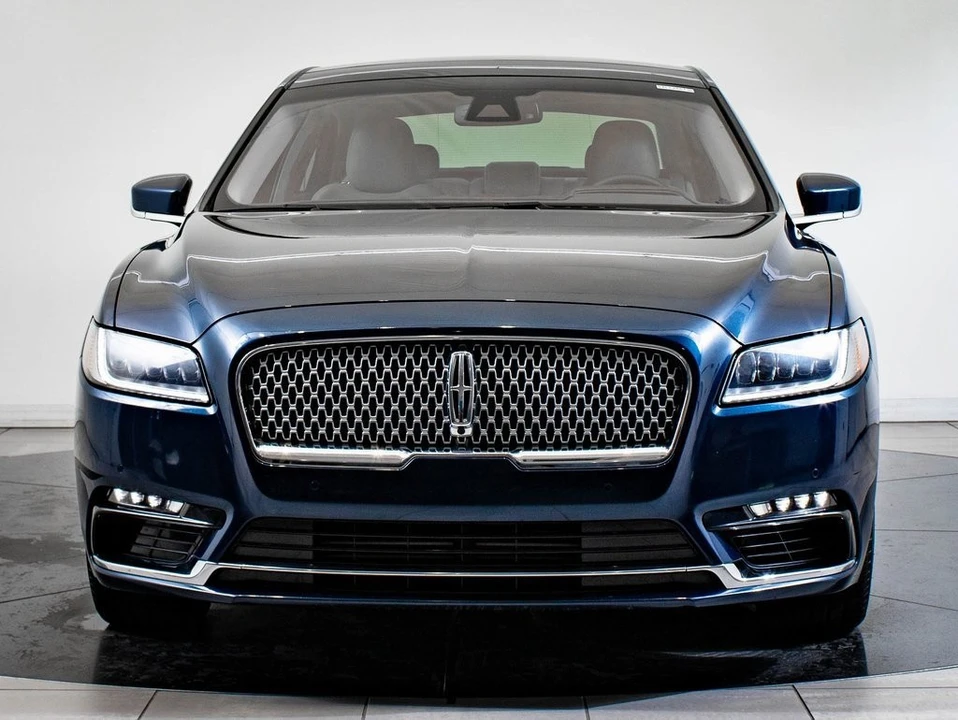 2017 Lincoln Continental 10th Gen - Image 2 of 21
