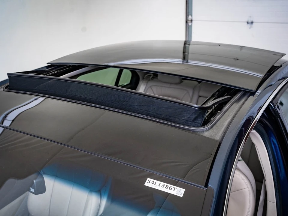 2017 Lincoln Continental 10th Gen - Image 14 of 21