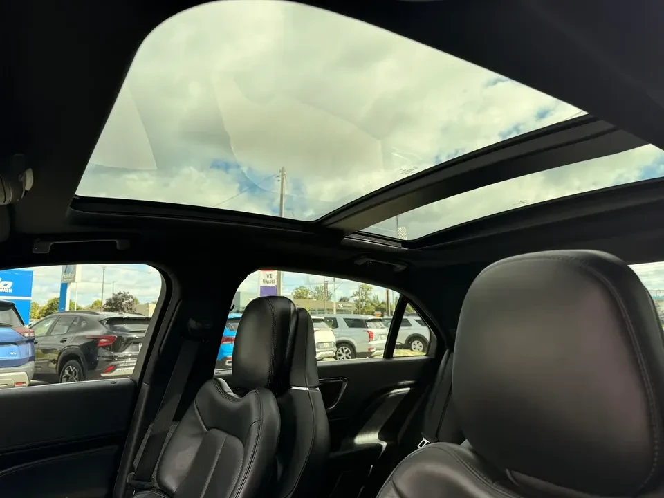 2017 Lincoln Continental 10th Gen - Image 12 of 16