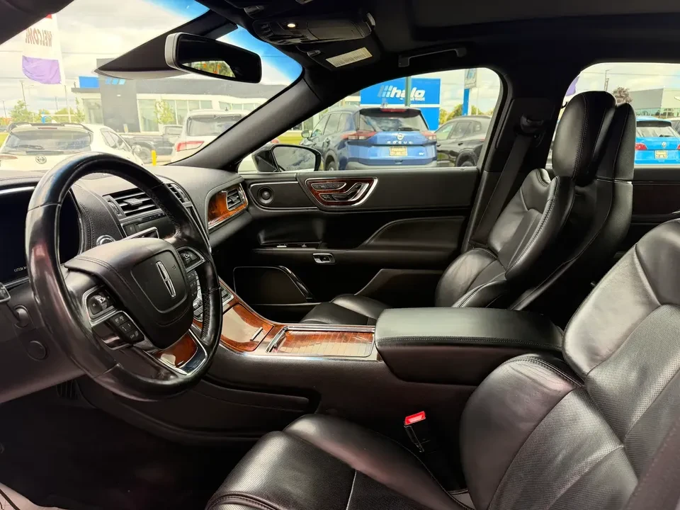 2017 Lincoln Continental 10th Gen - Image 8 of 16