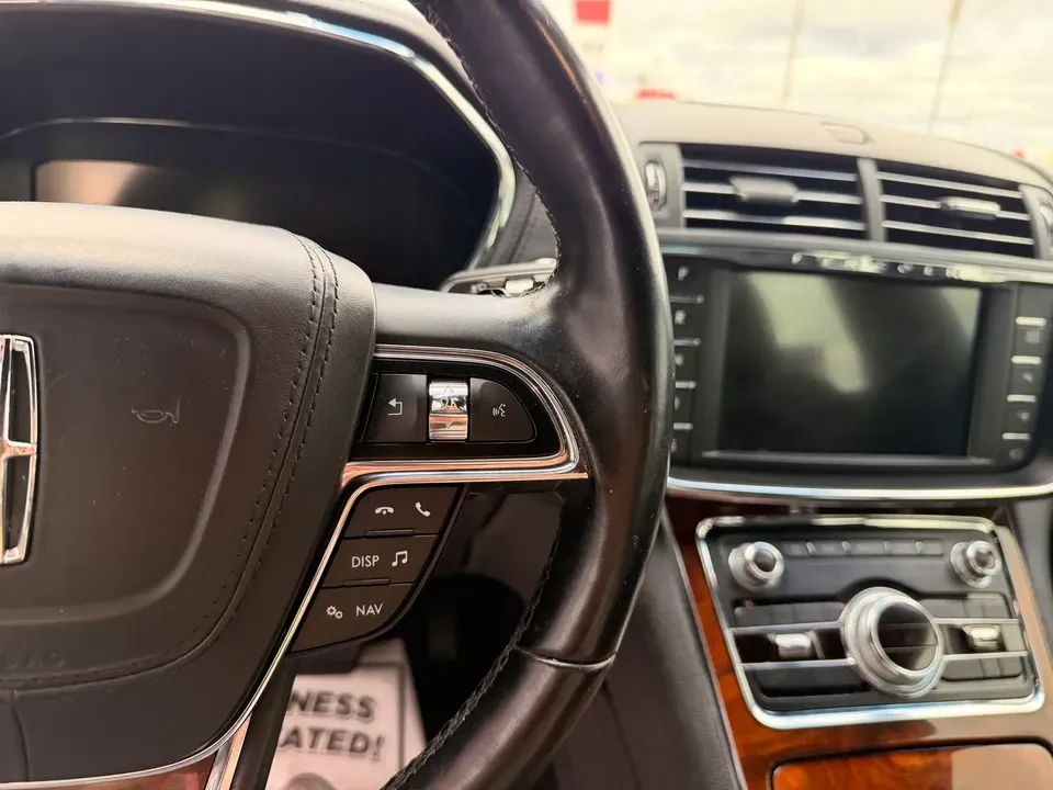 2017 Lincoln Continental 10th Gen - Image 10 of 16