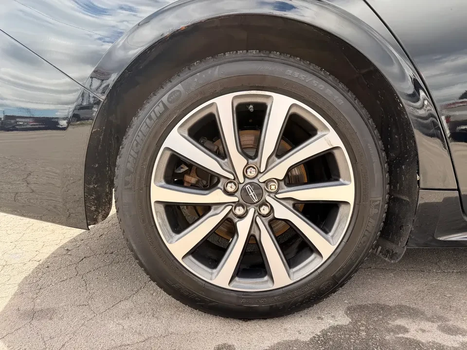 2017 Lincoln Continental 10th Gen - Image 7 of 16