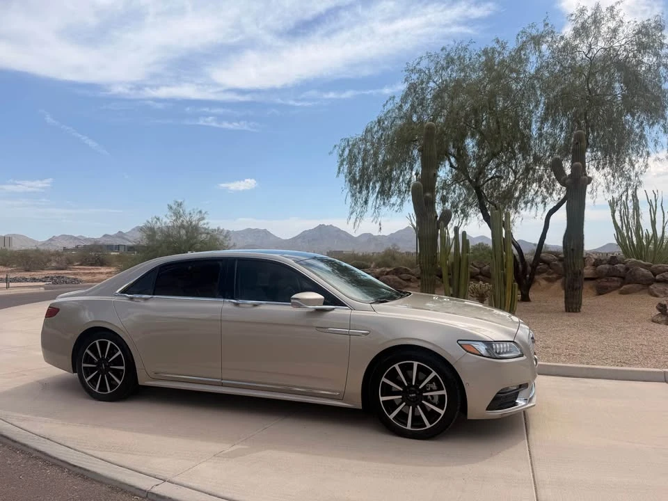 2017 Lincoln Continental 10th Gen - Image 4 of 14