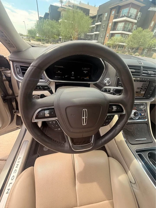 2017 Lincoln Continental 10th Gen - Image 8 of 14