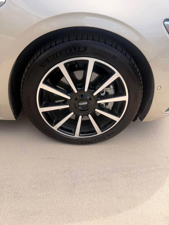 2017 Lincoln Continental 10th Gen - Image 14 of 14