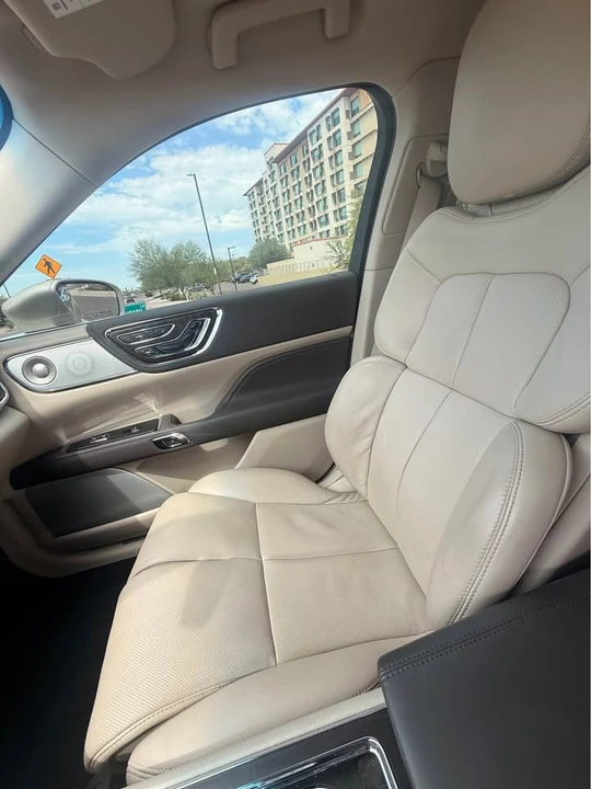 2017 Lincoln Continental 10th Gen - Image 5 of 14