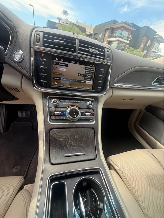 2017 Lincoln Continental 10th Gen - Image 6 of 14