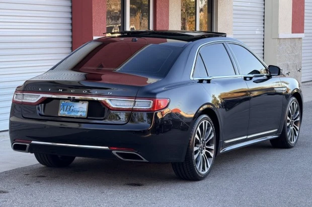 2017 Lincoln Continental 10th Gen - Image 2 of 7