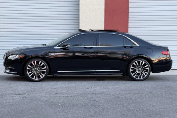 2017 Lincoln Continental 10th Gen - Image 3 of 7