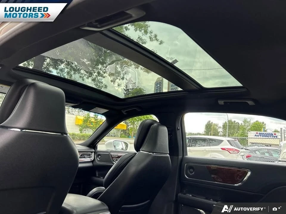 2017 Lincoln Continental 10th Gen - Image 16 of 20