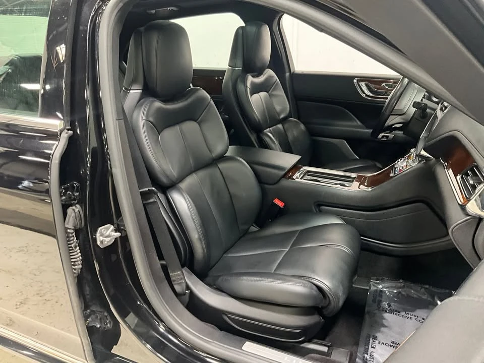 2017 Lincoln Continental 10th Gen - Image 13 of 15
