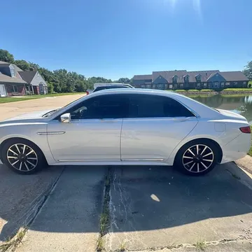 2017 Lincoln Continental Reserve