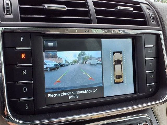 2017 Lincoln Continental 10th Gen - Image 19 of 20