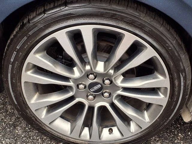 2017 Lincoln Continental 10th Gen - Image 7 of 20