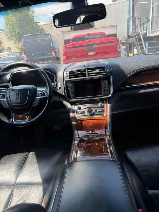2017 Lincoln Continental 10th Gen - Image 7 of 10