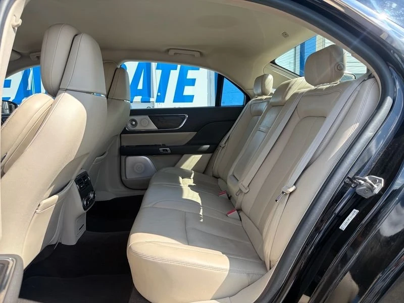 2017 Lincoln Continental 10th Gen - Image 10 of 13