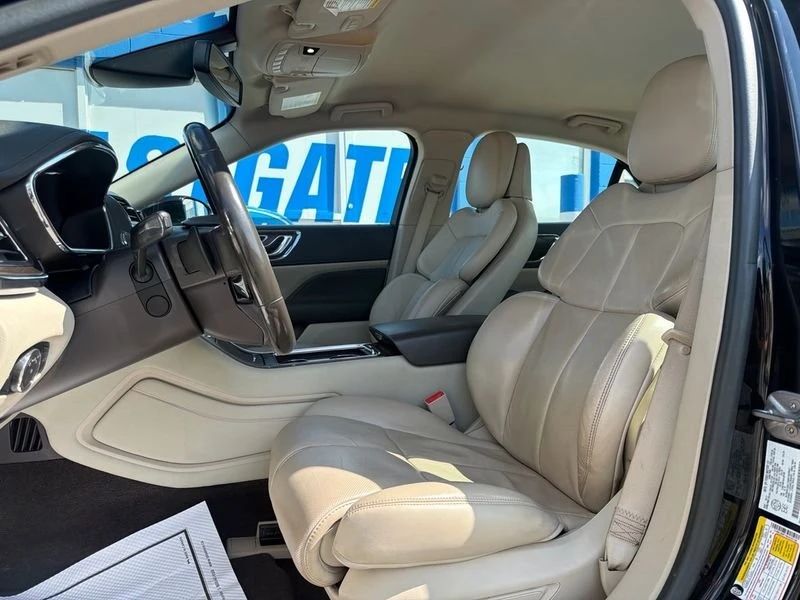 2017 Lincoln Continental 10th Gen - Image 9 of 13