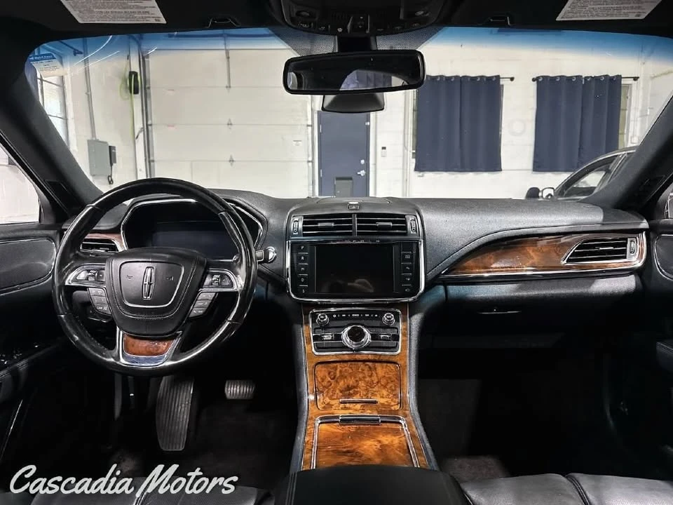 2017 Lincoln Continental 10th Gen - Image 18 of 20