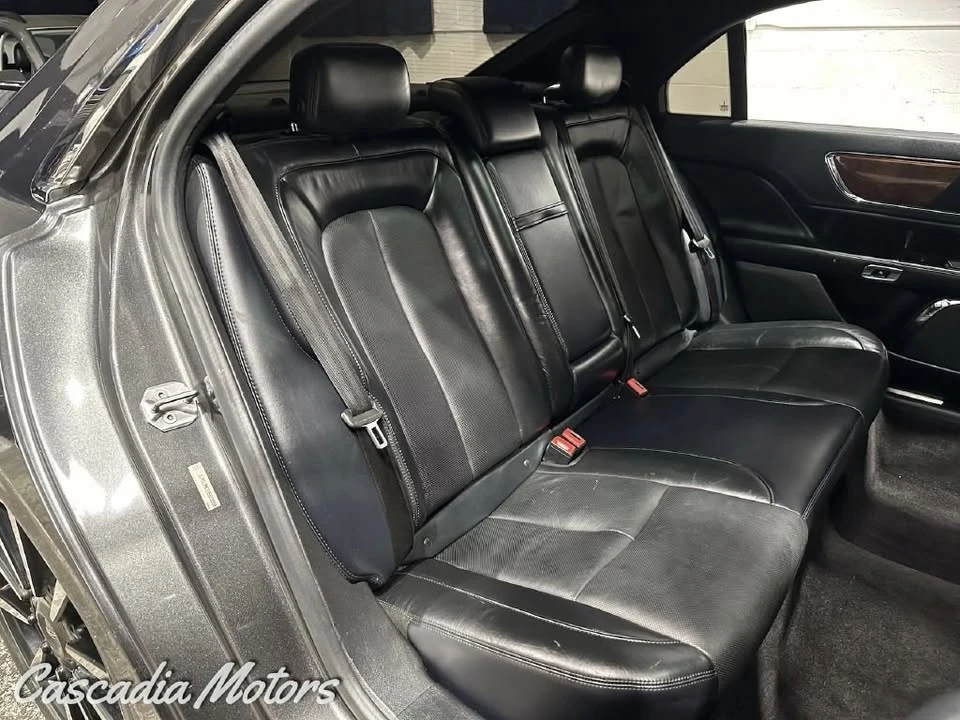 2017 Lincoln Continental 10th Gen - Image 12 of 20