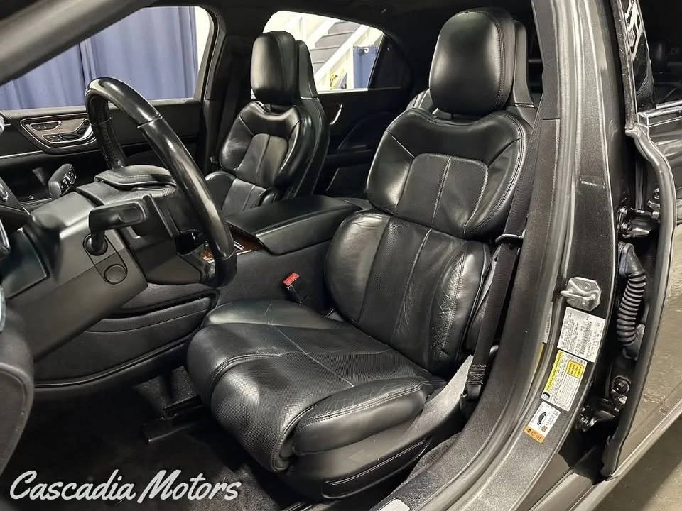 2017 Lincoln Continental 10th Gen - Image 8 of 20
