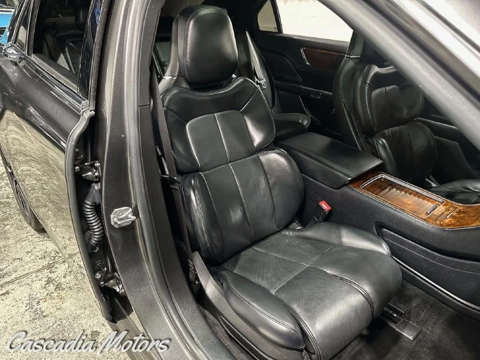 2017 Lincoln Continental 10th Gen - Image 13 of 20