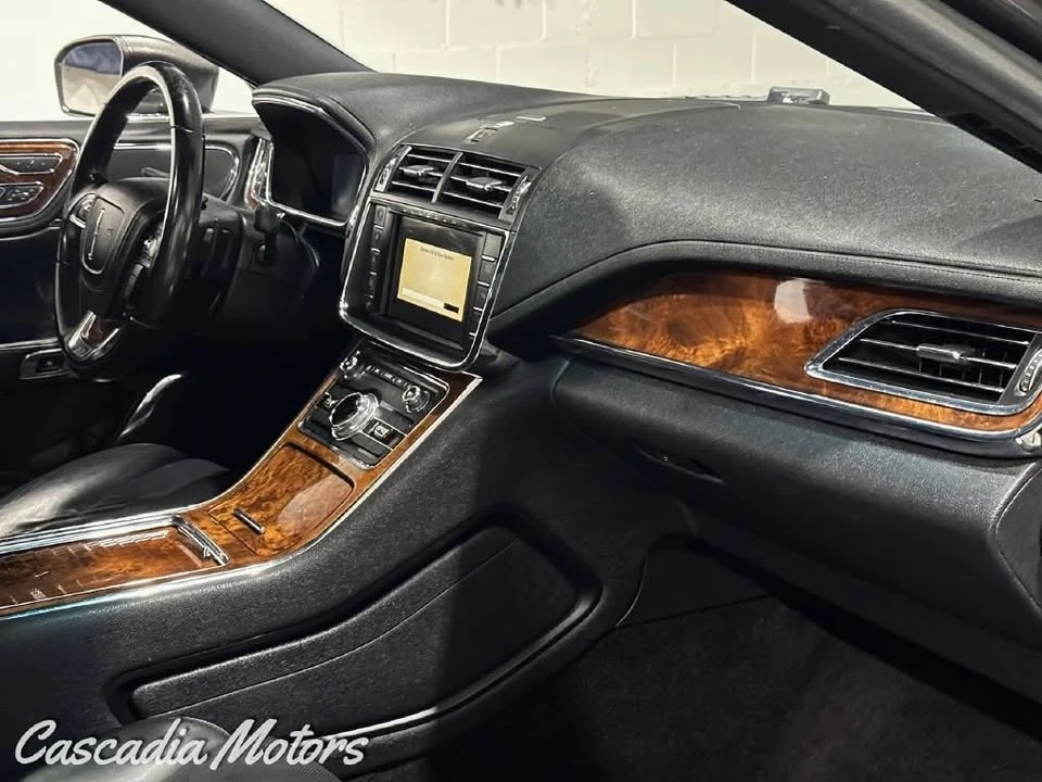 2017 Lincoln Continental 10th Gen - Image 19 of 20