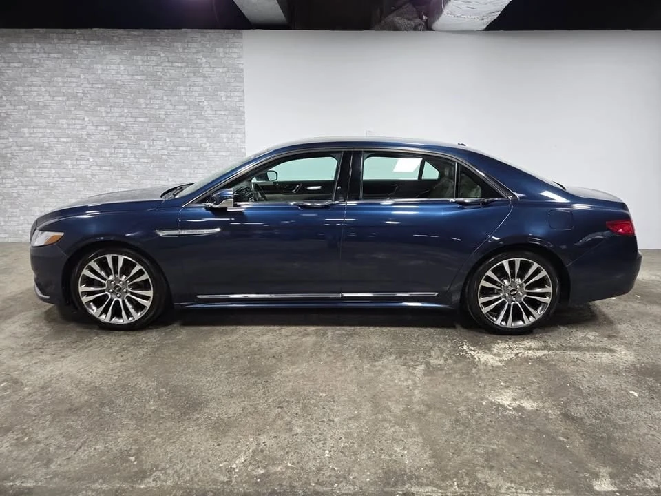 2017 Lincoln Continental 10th Gen - Image 2 of 20