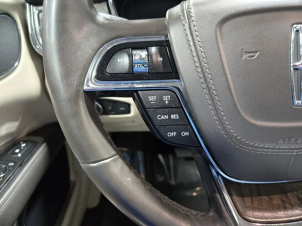 2017 Lincoln Continental 10th Gen - Image 14 of 20