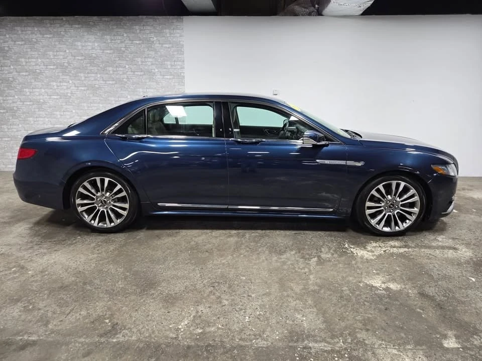 2017 Lincoln Continental 10th Gen - Image 3 of 20