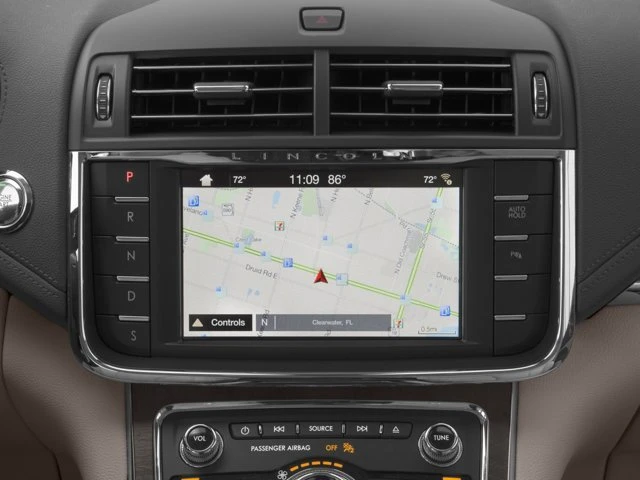 2017 Lincoln Continental 10th Gen - Image 13 of 13