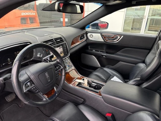 2017 Lincoln Continental 10th Gen - Image 2 of 13