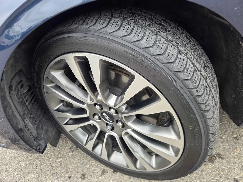 2017 Lincoln Continental 10th Gen - Image 9 of 9
