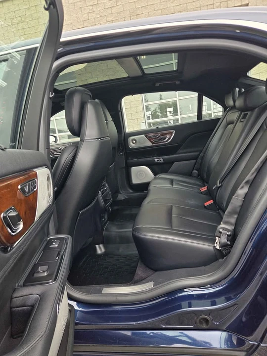 2017 Lincoln Continental 10th Gen - Image 7 of 9