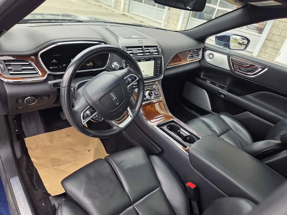 2017 Lincoln Continental 10th Gen - Image 5 of 9