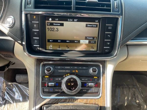 2017 Lincoln Continental 10th Gen - Image 11 of 15