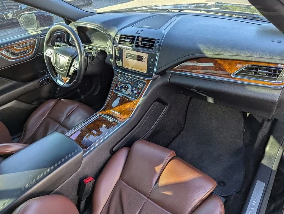 2017 Lincoln Continental 10th Gen - Image 8 of 13
