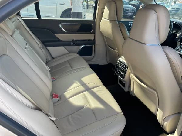2017 Lincoln Continental 10th Gen - Image 8 of 15