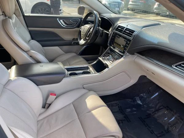 2017 Lincoln Continental 10th Gen - Image 10 of 15