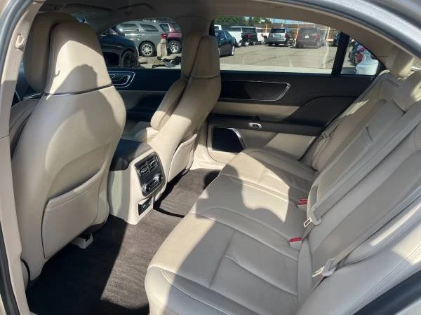 2017 Lincoln Continental 10th Gen - Image 9 of 15