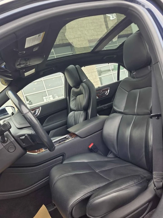 2017 Lincoln Continental 10th Gen - Image 6 of 9