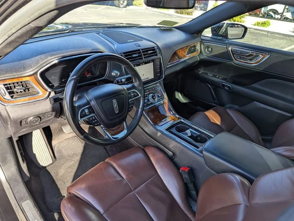 2017 Lincoln Continental 10th Gen - Image 5 of 13