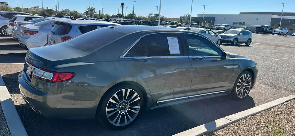 2017 Lincoln Continental 10th Gen - Image 2 of 3
