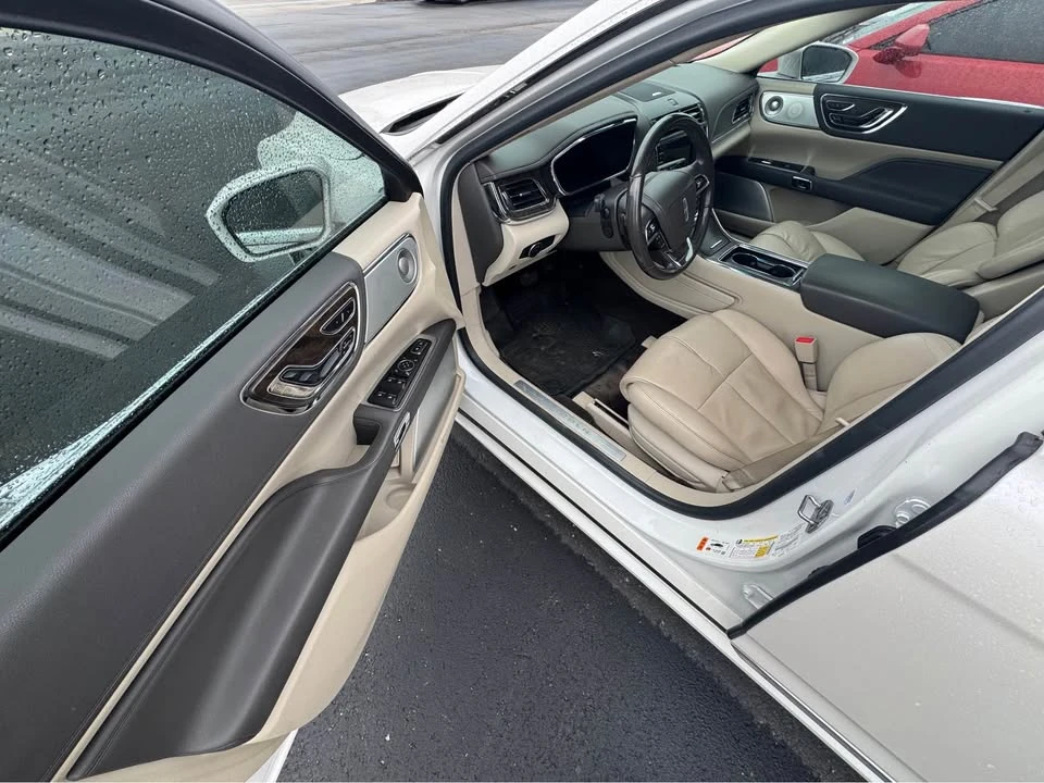 2017 Lincoln Continental 10th Gen - Image 7 of 11