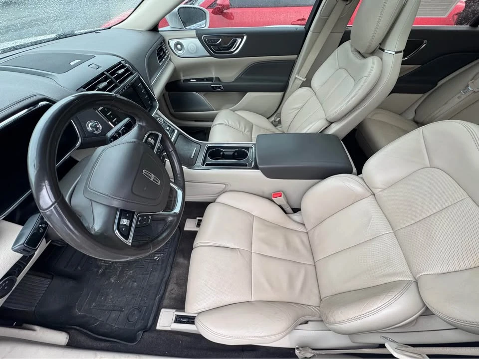 2017 Lincoln Continental 10th Gen - Image 8 of 11